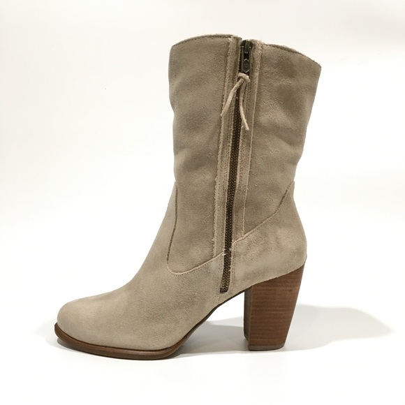 UGG Lynda Western Heeled Boots -Natural White Suede -US 10 -NEW - Picture 3 of 9